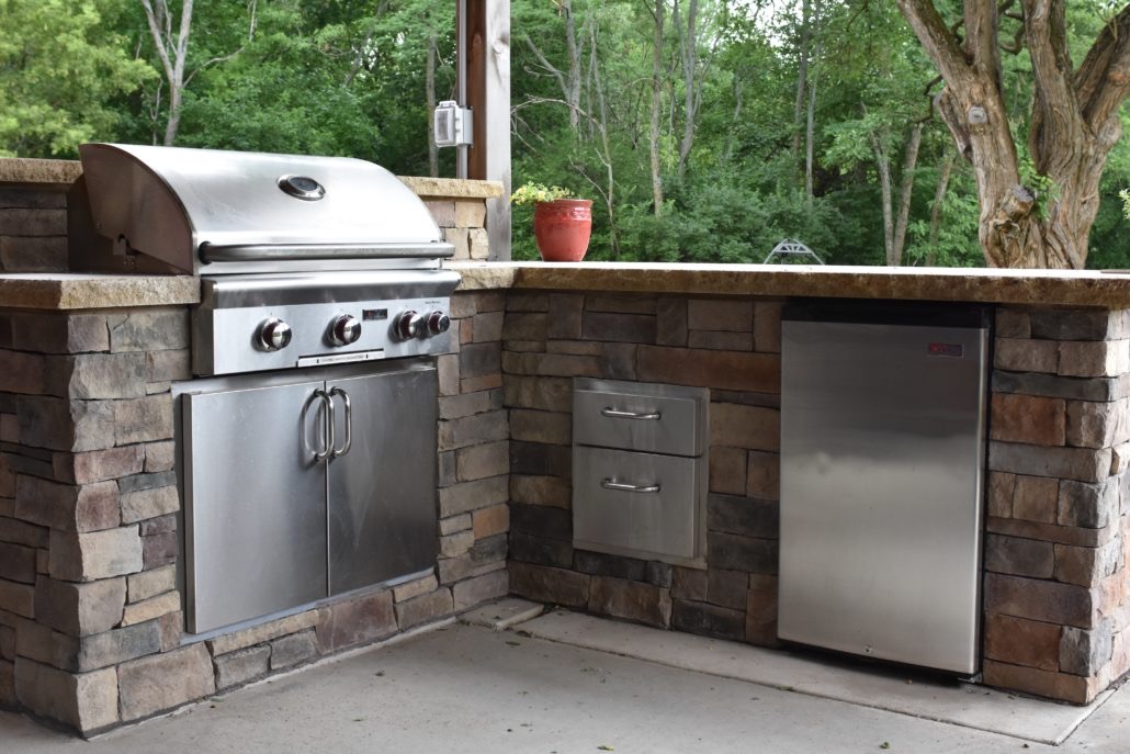 Example of Outdoor Kitchen (2)